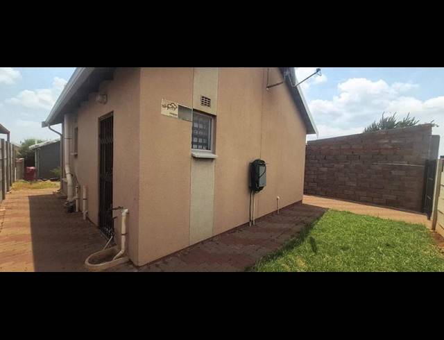 2 BEDROOM HOUSE FOR SALE IN SKY CITY